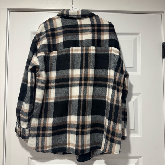Women’s 1X ultra flirt soft plaid Shacket - Picture 3 of 5